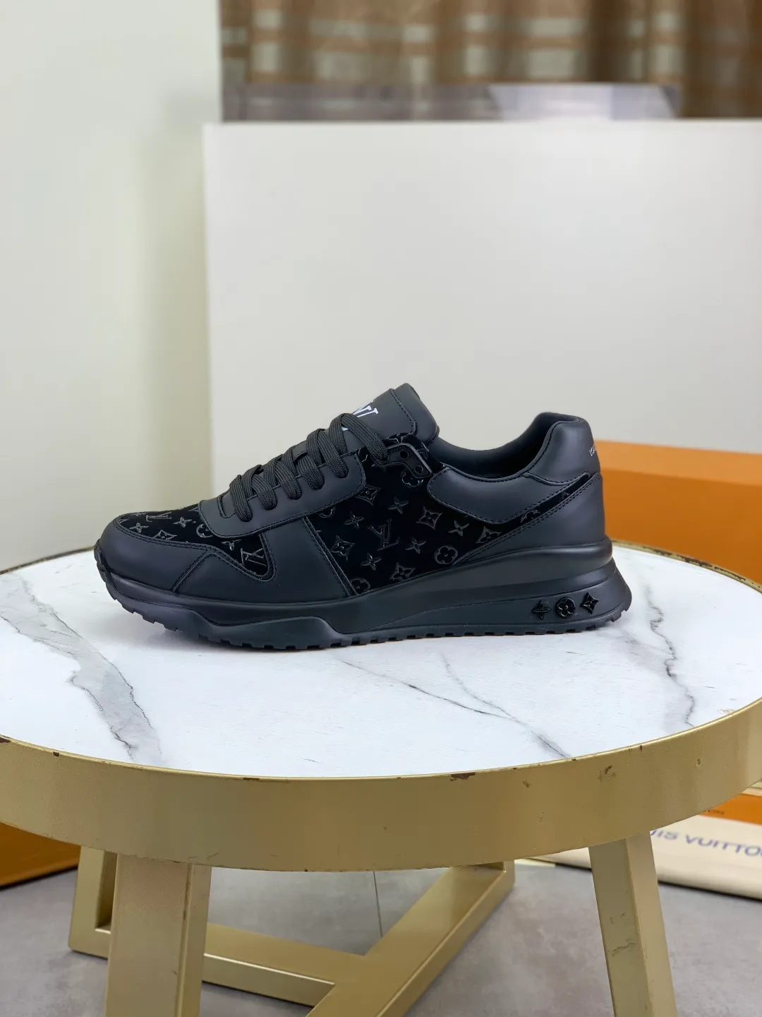 Men's men's shoes 💰P680 new style 💶[LOUIS VUITTON] (original order) new style 🍀LV Louis Vuitton * - top version of LV classic trendy shoes! Use imported original cowhide and water-dyed cowhide lining. The latest original wear-resistant TPU combination outsole! High quality products! Multiple colors available, code number: 38-44 (45 46 customized)